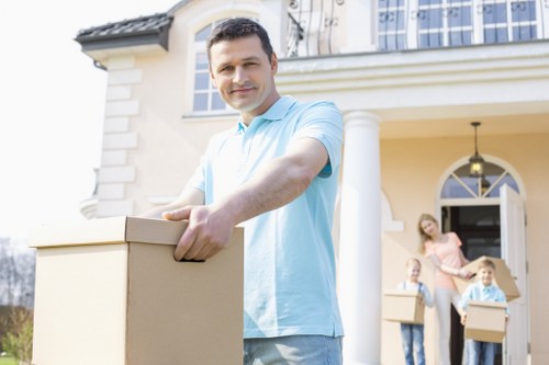 Secure storage and packing materials for flat removals in Stamfordhill