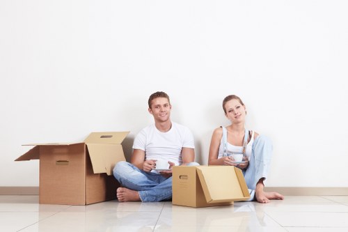 Flexible Stamfordhill self storage for household belongings and moving needs