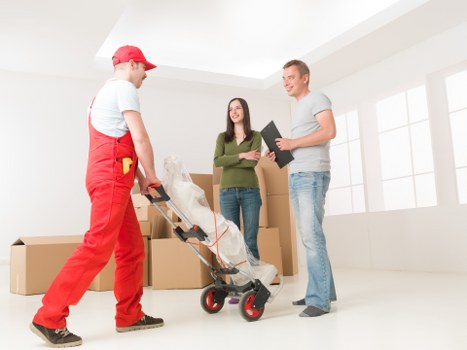 Reviewing a storage complaint with supporting details